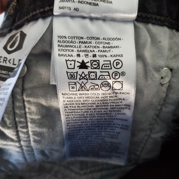 Levi's Black Jean Shorts Distressed Cut-Off Style. #MP - Picture 5 of 5